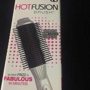 Hot fusion brush